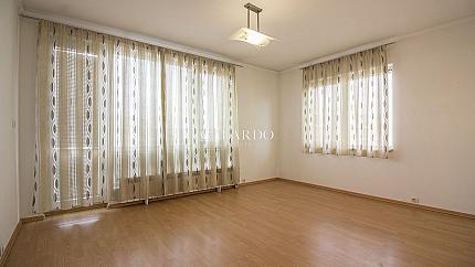 Spacious apartment whit three bedrooms in the district of Lozenets