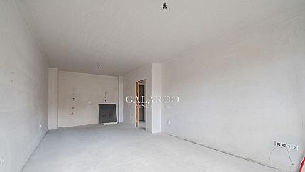 New south-facing one-bedroom apartment, Poligona quarter