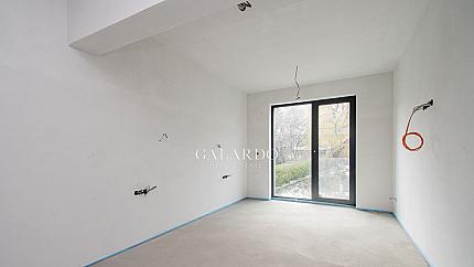 Beautiful two-bedroom apartment, furnished turnkey in a luxury building