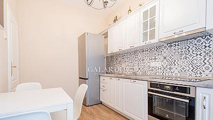 Wonderful apartment with high ceilings on Popa, Center