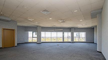 Spacious space in an office building on Ring Road