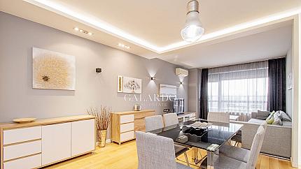 Spacious 3-bedroom apartment in a luxury building in Oborishte