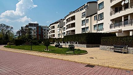 Тристаен апартамент в затворен комплекс в кв. Кръстова вада