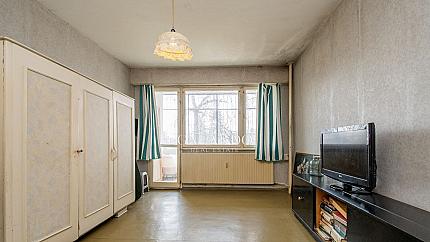 Three-room apartment in Nadezhda district