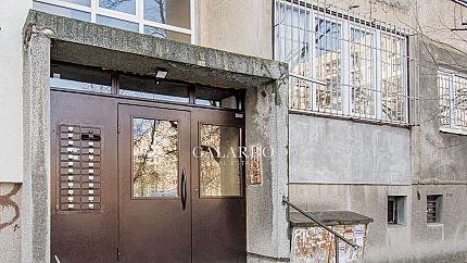 Three-room apartment in Nadezhda district