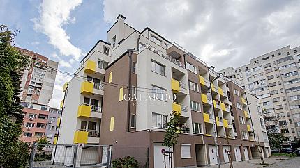 Sunny one-bedroom apartment on  Zaychar  Street.