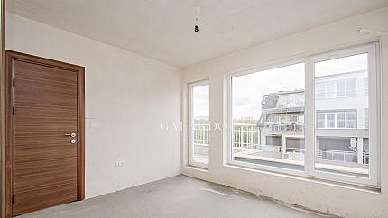 Sunny one-bedroom apartment on  Zaychar  Street.