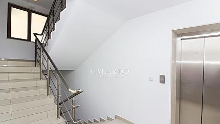 A spacious apartment with three bedrooms and a wonderful terrace in the Iztok district