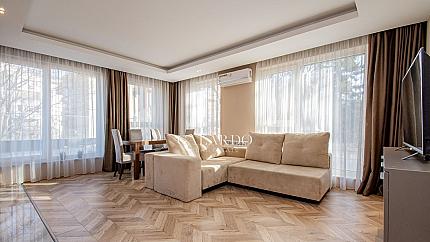 Modern three-bedroom apartment in a building with a doorman, Lozenets district