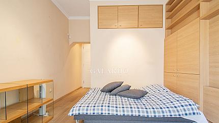 Two-bedroom apartment close to "Oborishte" street