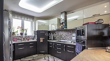 Къща за продажба в "Резиденшъл парк"