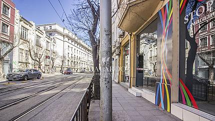 Top location shop in the center