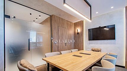 Luxuriously furnished office just meters from Paradise MALL