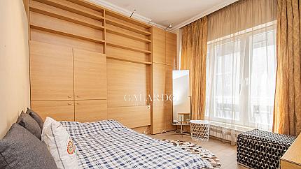 Two-bedroom apartment close to "Oborishte" street