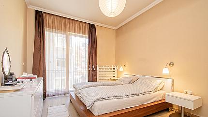 Two-bedroom apartment close to "Oborishte" street