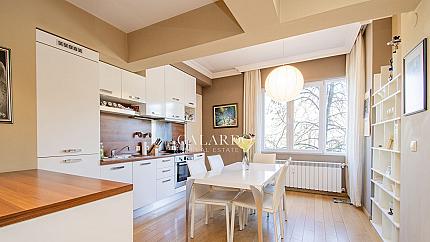 Two-bedroom apartment close to "Oborishte" street