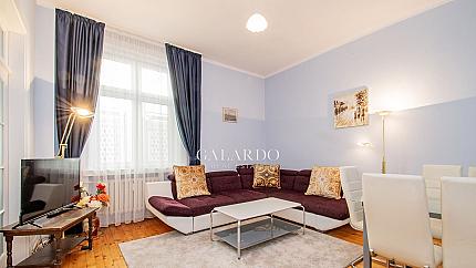 Two-bedroom flat near Slaveykov Square