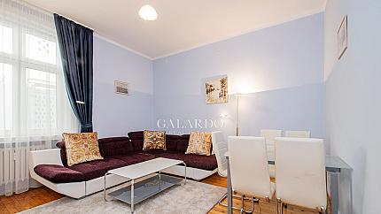 Two-bedroom flat near Slaveykov Square