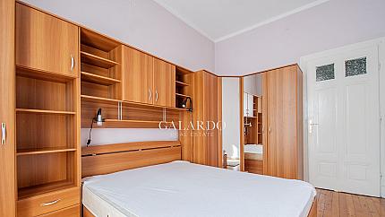 Two-bedroom flat near Slaveykov Square