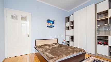 Two-bedroom flat near Slaveykov Square