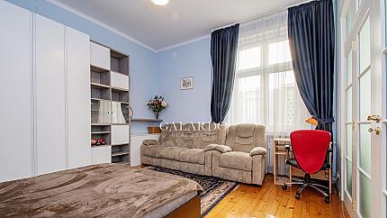 Two-bedroom flat near Slaveykov Square