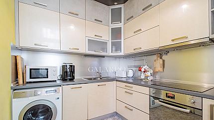 Two-bedroom flat near Slaveykov Square