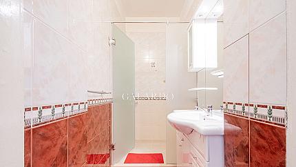 Two-bedroom flat near Slaveykov Square