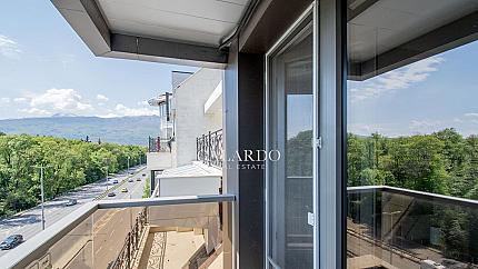 Spacious Apartment with Stunning Views