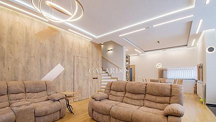 Functional single-family house with a yard in a gated complex in Kv. Dragalevtsi