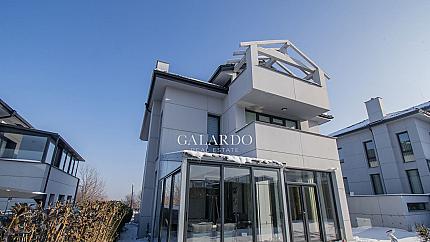 Functional single-family house with a yard in a gated complex in Kv. Dragalevtsi