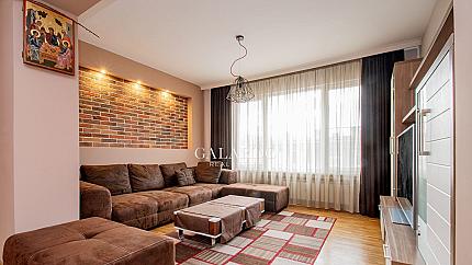 Cozy three-room apartment in the district "Iztok"
