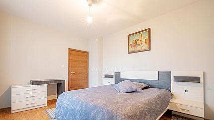 Cozy three-room apartment in the district "Iztok"