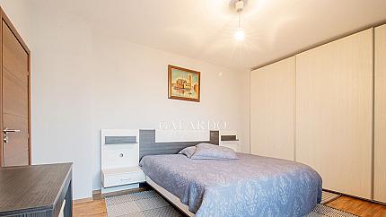 Cozy three-room apartment in the district "Iztok"