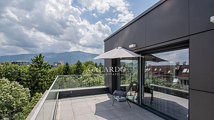 Sunny penthouse with a wonderful view in a building with a doorman, Lozenets district