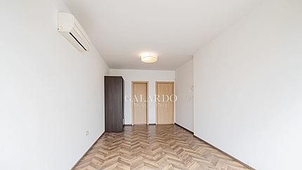 Слънчев пентхаус с чудесна панорама в сграда с портиер, кв. Лозенец