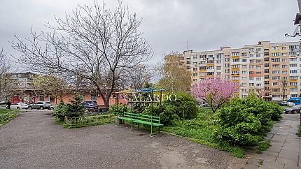 Sunny a one-bedroom apartment in the Nadezhda district