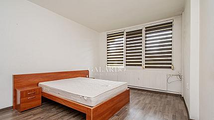 Sunny a one-bedroom apartment in the Nadezhda district