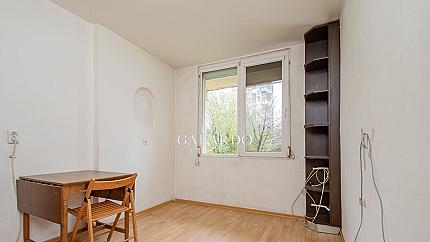 Sunny a one-bedroom apartment in the Nadezhda district