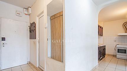 Sunny a one-bedroom apartment in the Nadezhda district