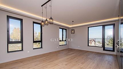 Modern two-bedroom apartment furnished "turnkey" in a luxurious gated complex