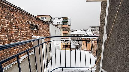 Двустаен апартамент под наем  в центъра на София