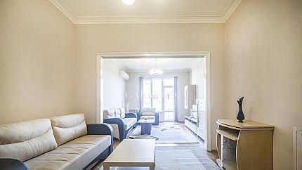 Spacious one-bedroom apartment meters from the National Theater