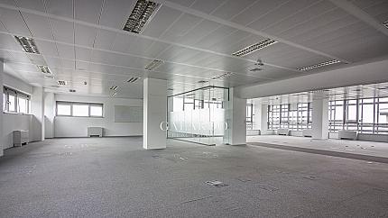 Spacious and bright office in Class A building