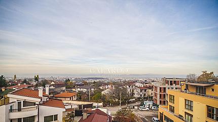 Тристаен Мезонет в затворен комплекс, в полите на Витоша