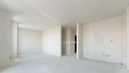 Lovely three bedroom apartment with panoramic terrace in Darvenitsa