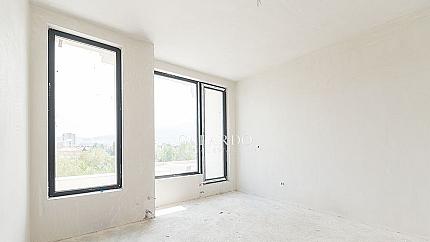 Lovely three bedroom apartment with panoramic terrace in Darvenitsa