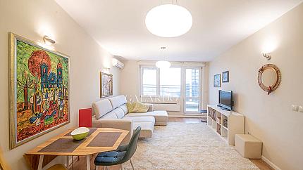 Two-bedroom sunny apartment near Mall Paradise, Lozenets