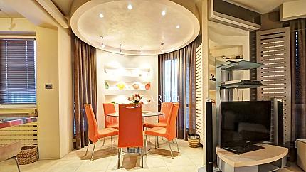 Designer, cozy, multi-bedroom apartment near Mall Bulgaria