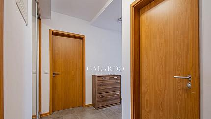 Тристаен апартамент за продажба в затворен комплекс в Малинова долина