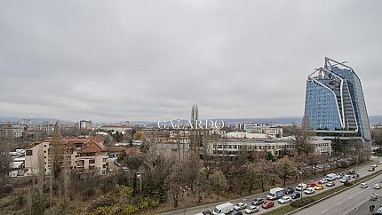 Луксозен тристаен апартамент под наем в кв. Дианабад